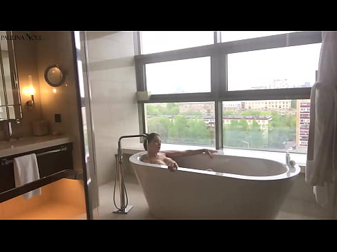 ❤️ जबरदस्त बाळ बाथरुममध्ये तिची मांजर उत्कटतेने झटका देत आहे ❤️  mr.com-porn-mz.ru वर  ☑