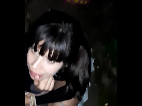 ❤️ रस्त्यावर कँडीच्या बदल्यात लिंग सुजले ❤️  mr.com-porn-mz.ru वर  ☑